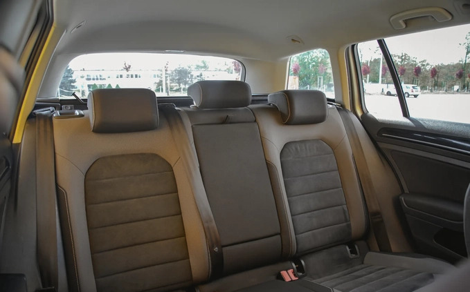 Volkswagen Golf cena 44900 przebieg: 220981, rok produkcji 2016 z Wrocław małe 667